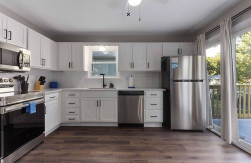 Olathe House | Spacious Home Roomy Sleeps 14 KingBeds