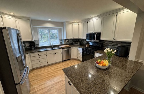 Overland Park House | Spacious Home - Stadium in 20 min , Parks, Transit, & England Basecamp Nearby