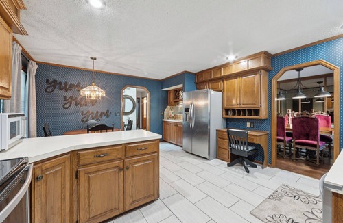 Greenwich House | Spacious House - Fire Pit- Pool Table -Arcade Games- Sleeps up to 16