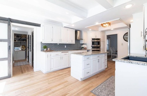 Topeka House | Spacious House w/King Bed—Near Washburn & Capital