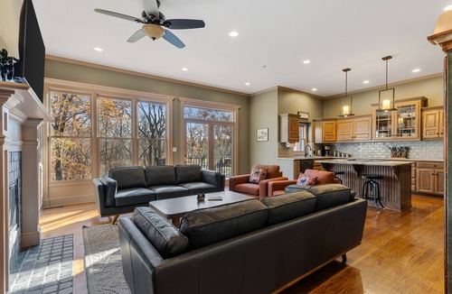 Bucyrus House | Spacious KC Creekside Lodge Retreat with Fire Pit and Views