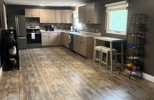 Fort Riley House | SPACIOUS LAKEHOUSE-2 mi from Curtis Creek at Milford Lake!-Huge Peaceful Yard
