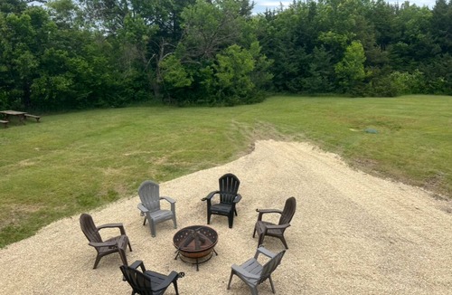 Fort Riley House | SPACIOUS LAKEHOUSE-2 mi from Curtis Creek at Milford Lake!-Huge Peaceful Yard