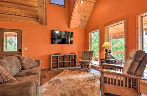Eureka Springs House | Spacious Log Cabin w/Fire Pit & Game Room!