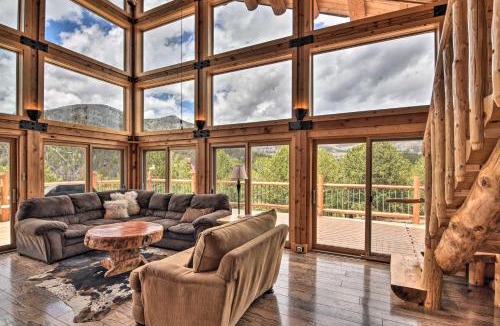 Villa Grove House | Spacious, Luxe Cabin w/Mtn Views, Sauna & More!