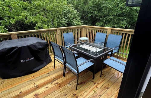 Rogers House | Spacious, private, and close to downtown Rogers, AR & Trails