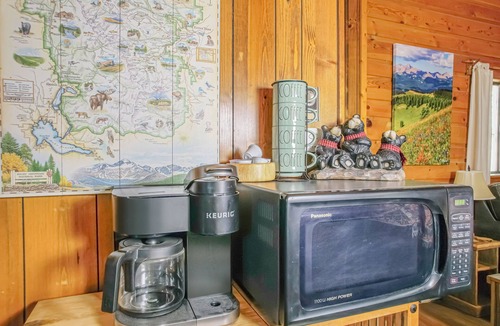 Estes Park Cabin | Spacious Rustic Family Cabin Near River & RMNP - PowWow