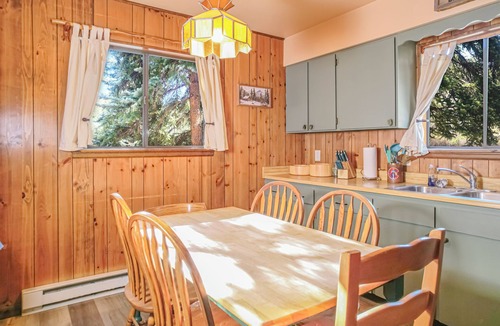 Estes Park Cabin | Spacious Rustic Family Cabin Near River & RMNP - PowWow