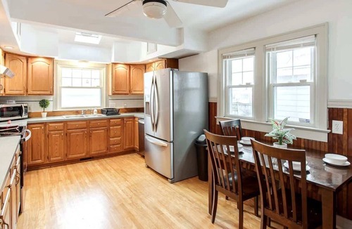 Rochester House | ✨Spacious✨ Steps to Strong/UofR by Airpt/Dwtn/RIT