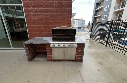 Draper Apartment | Spacious Tropical Themed 2bd 2ba