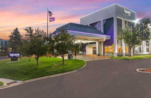 Briargate Hotel | Spark by Hilton Colorado Springs I 25 Central
