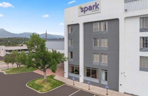 Briargate Hotel | Spark by Hilton Colorado Springs I 25 Central