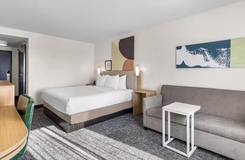 Grain Valley Hotel | Spark by Hilton Grain Valley Kansas City