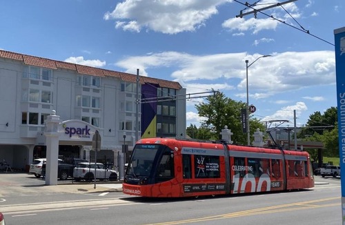 Southmoreland Hotel | Spark by Hilton Kansas City Plaza Streetcar