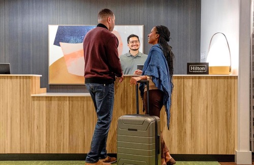 Southmoreland Hotel | Spark by Hilton Kansas City Plaza Streetcar