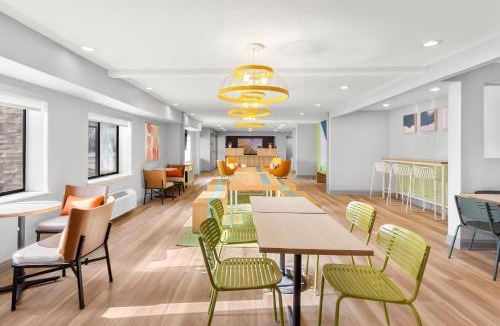 Matteson Hotel | Spark by Hilton Matteson Chicago I 57