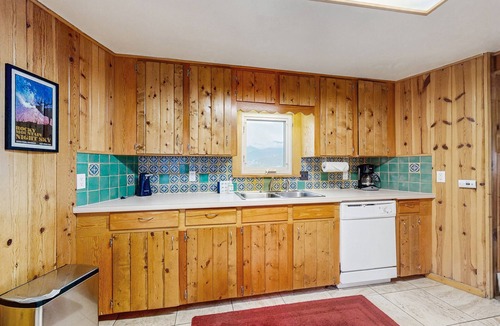Estes Park Cabin | Spectacular Rocky Mountain views with a furnished deck & gas grill