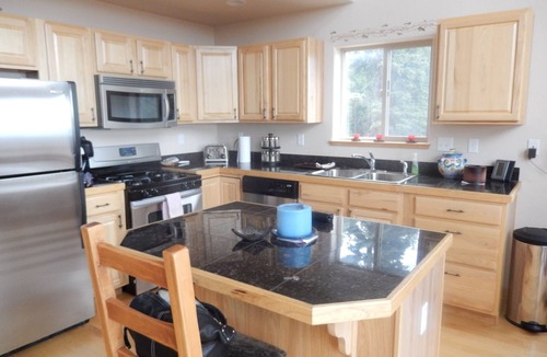 Valley of the Sun Cabin | Spectacular Views from a Beautiful Mountain Retreat with Hot Tub