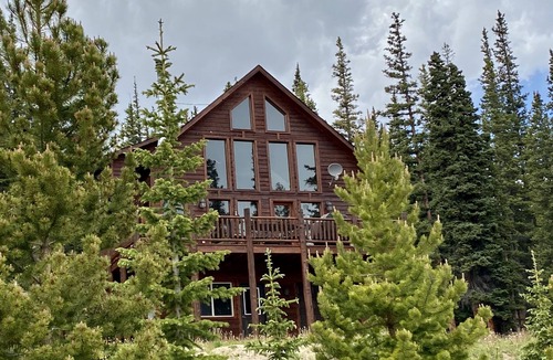 Valley of the Sun Cabin | Spectacular Views from a Beautiful Mountain Retreat with Hot Tub