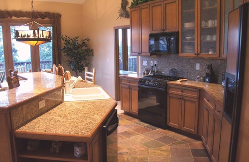 Woodmoor House | Spectacular Views, Hiking & Skiing, Spacious Cozy Luxury, Hot tub, Fireplace
