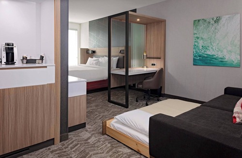 West Plaza Hotel | SpringHill Suites by Marriott Kansas City Plaza
