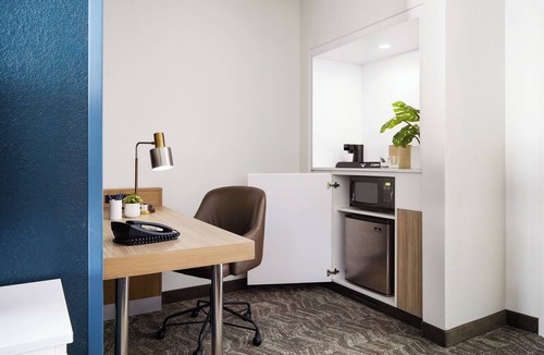 Tempe Hotel | SpringHill Suites Tempe at Arizona Mills Mall
