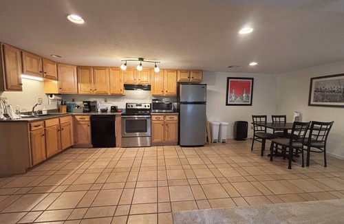 Bloomington House | Stadium Stroll | Perfect for Football | 4 BRs · 2 Baths · Sleeps 14
