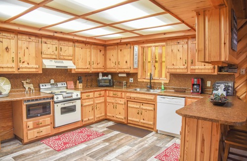 Red River Cabin | Standing Bear Lodge in the Upper Valley