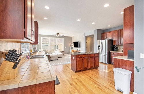Bellevue House | Stay and Play Retreat - Family Home and Game Room