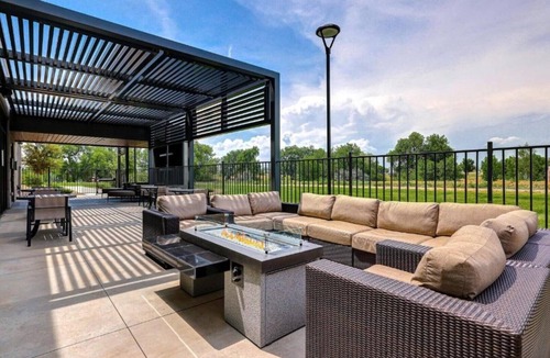 Centerra House | Stay at our Loveland, CO, Pet-Friendly Hotel