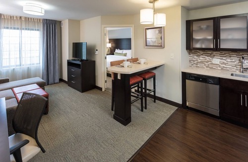 West Omaha Hotel | Staybridge Suites Omaha West by IHG