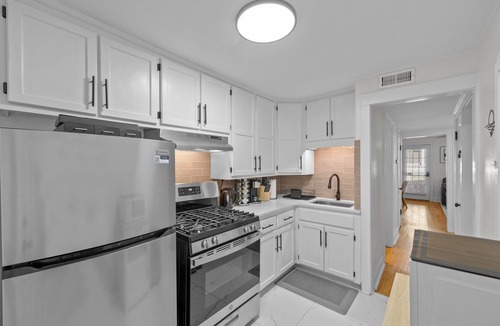 Westport Apartment | Steps from KU MED: Renovated Haven Perfect for Long Stay