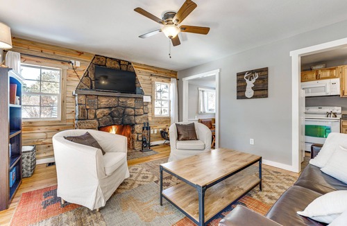 Drake Cottage | Steps to Estes Lake: Mtn-view Hideaway w/Hot Tub!