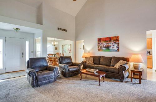 Stockton House | Stockton Home w/Deck & Gas Grill ~ 1 Mi to Lake!