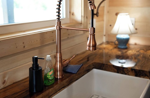Stockton Cabin | Stockton Lake Dam Cabin with Hot tub! Less than 0.25 miles from the Lake