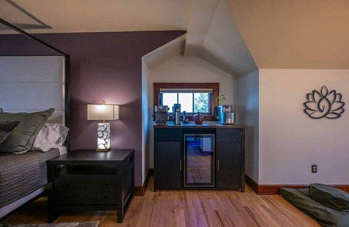 Lee's Summit House | Storybook Escape: Hidden Speakeasy, Hot Tub, Sauna