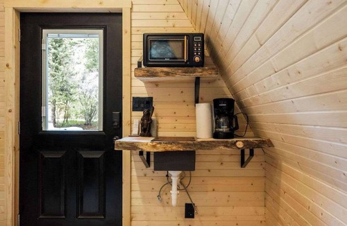 Grant Cabin | Streamfront A-Frame | Sauna | Fire Pit | Lostfork