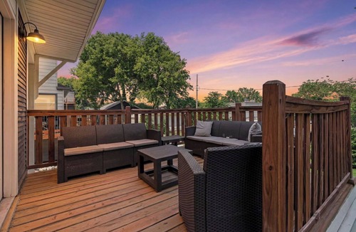 Hanover Place House | Streetcar Central - Hyde Park Home in the Heart of Kansas City