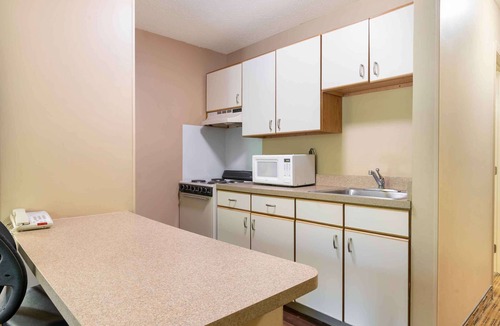 Maryland Heights Hotel | Studio 6 Extended Stay - St Louis, MO - Westport/Craig Road