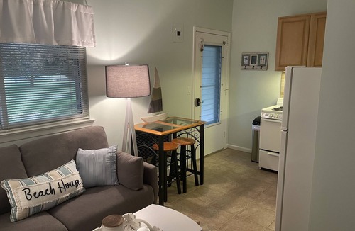 Hampton Bays Apartment | Studio on Tianna Bay (Memorial Day - Labor Day)