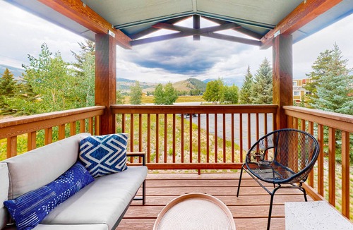 Summit Cove Condo | Stunning condo with mountain views, private W/D, and gas fireplace