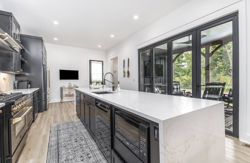 Dubuque House | Stunning Family Friendly House in Dubuque, Iowa