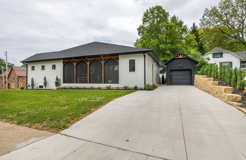 Dubuque House | Stunning Family Friendly House in Dubuque, Iowa
