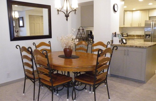 Downtown Park City Condo | Stunning! Main St/Steps to Town Lift/Hot Tubs Pool/Free Parking/Courtyard View