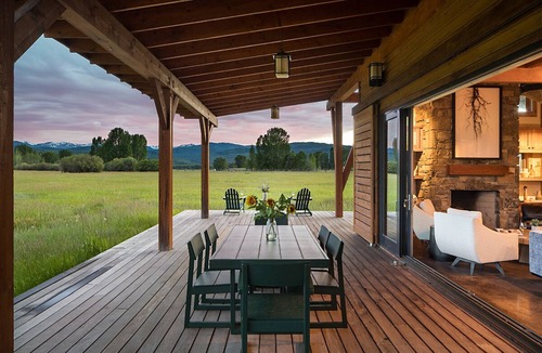 South Park Villa | Stunning One Bedroom Cabin on Private, Seven Plus Acre Parcel South of Jackson.