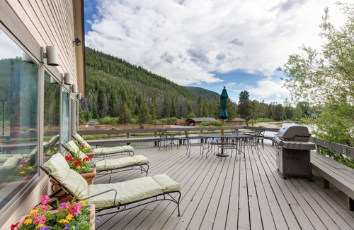Lakeside Village Apartment | Stunning Skiers Paradise for Family Fun