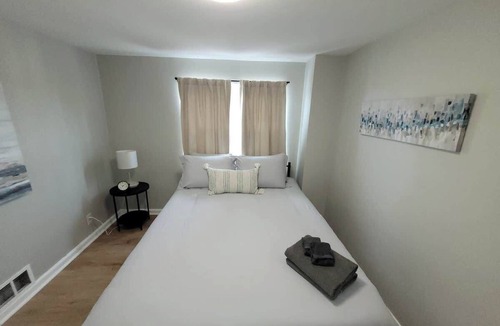 Joslyn Castle Apartment | Stylish Apartment Near Blackstone & Omaha Attractions