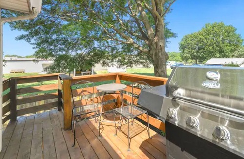 Overland Park House | Stylish modern 4/3 family home in Overland Park