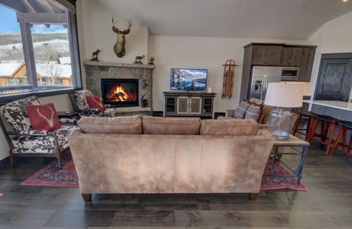 River Run House | Stylish Mountain Townhome | Hot Tub | River Run