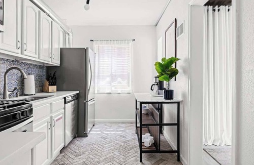 West Colfax Apartment | Stylish Sanctuary | King Bed | Sloans Lake | 30Day